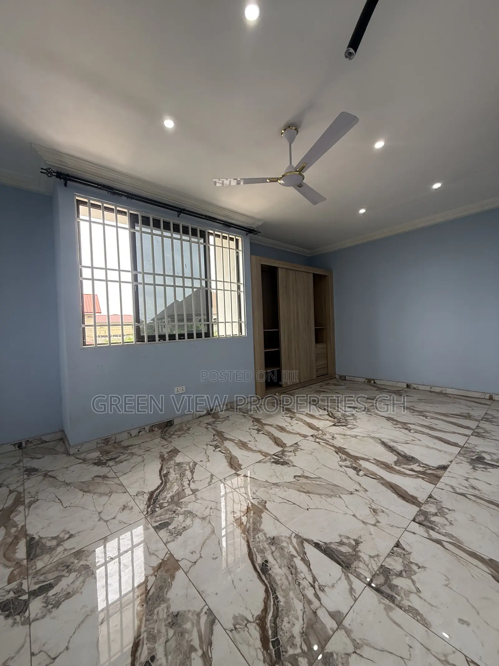 4bdrm Duplex in Tema Metropolitan for rent