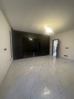 4bdrm Townhouse/Terrace in East Legon, A&C Mall Area for sale