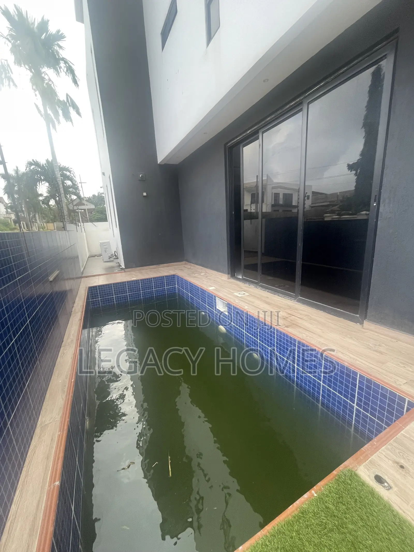 4bdrm Townhouse/Terrace in East Legon, A&C Mall Area for sale