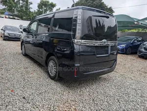 Toyota Voxy Hybrid X 2WD 7-Seater 2015 Black