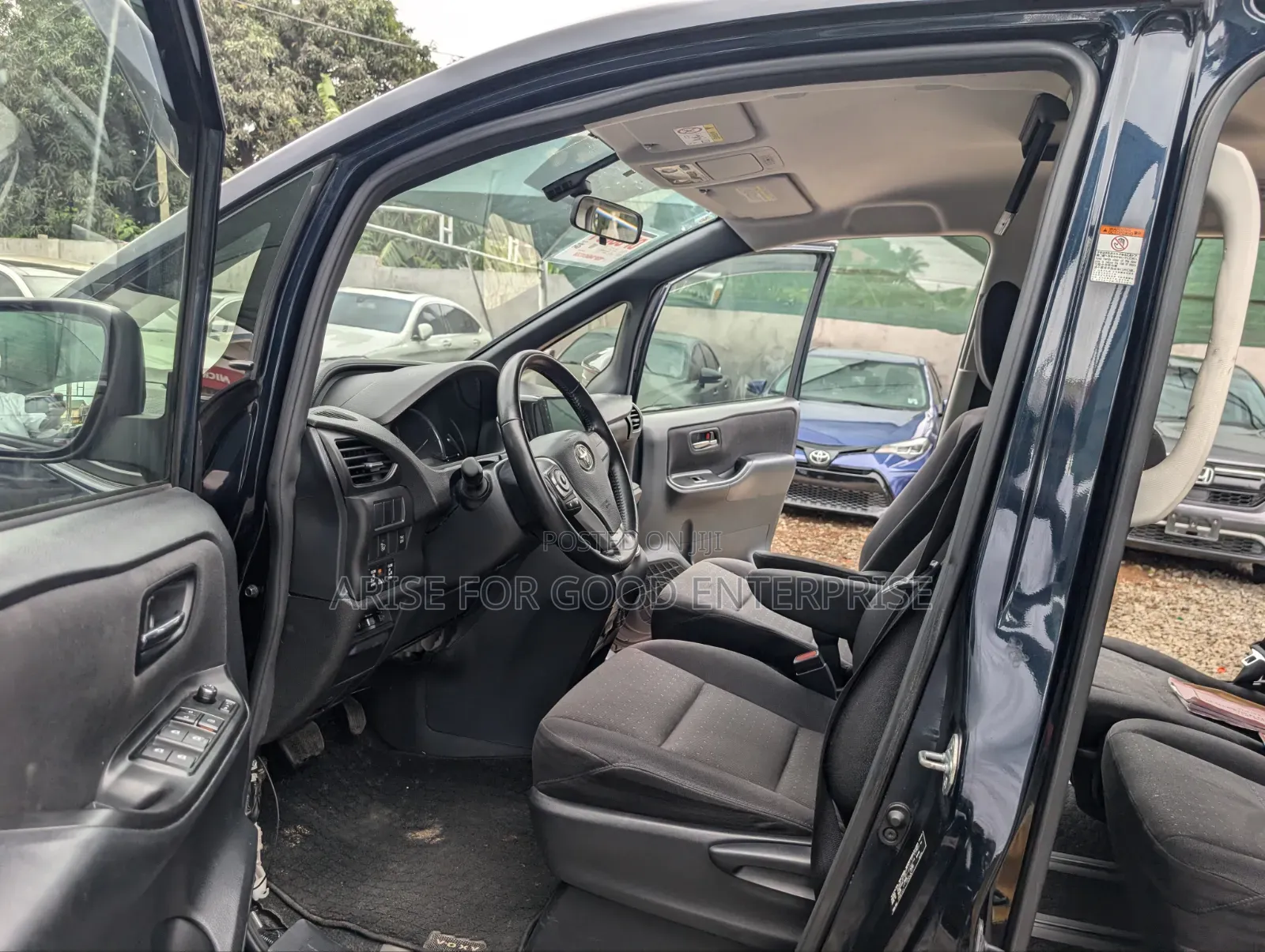 Toyota Voxy Hybrid X 2WD 7-Seater 2015 Black