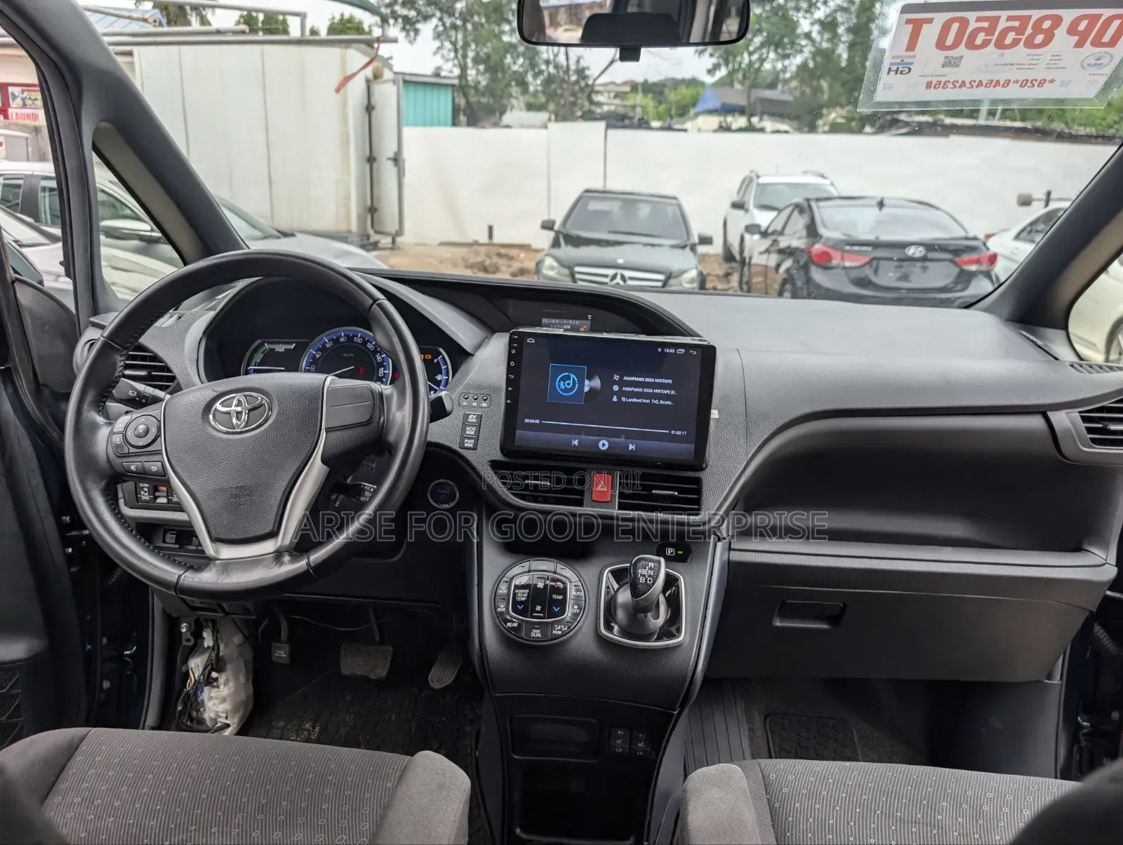 Toyota Voxy Hybrid X 2WD 7-Seater 2015 Black