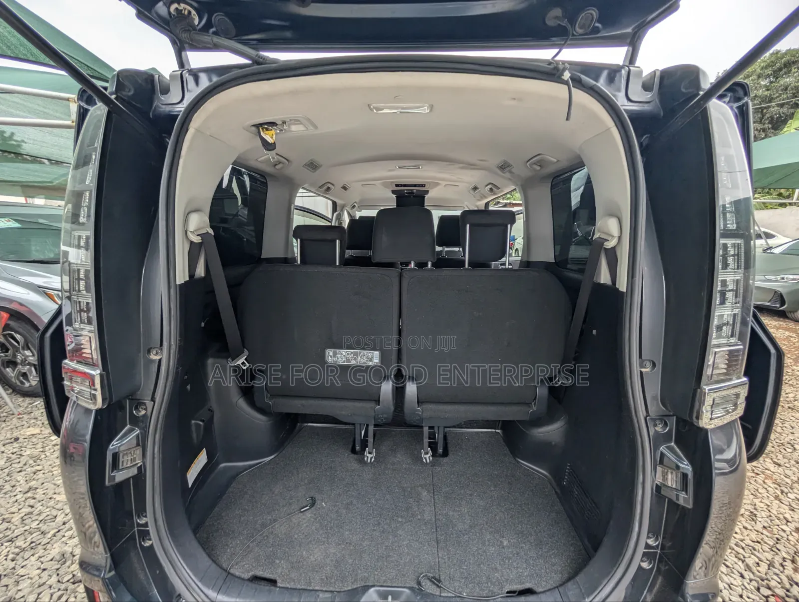 Toyota Voxy Hybrid X 2WD 7-Seater 2015 Black