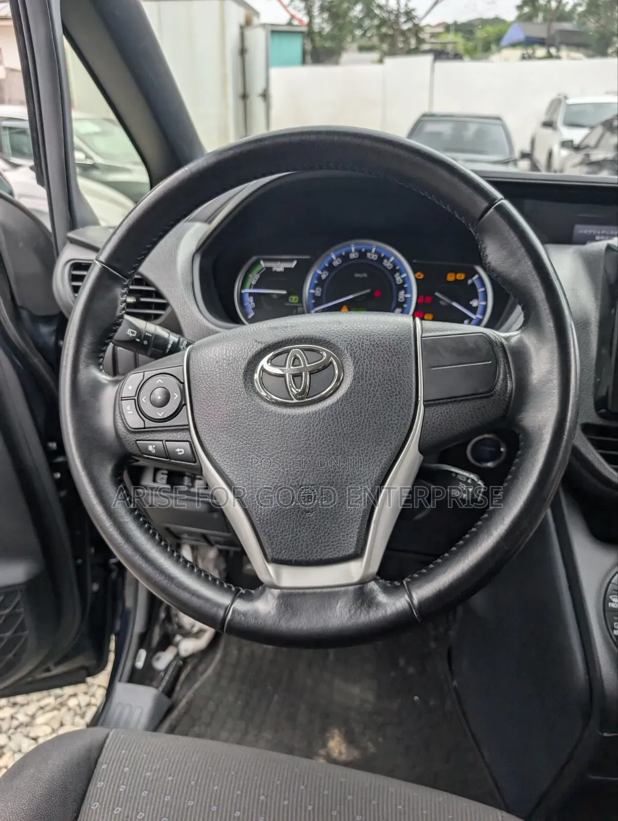 Toyota Voxy Hybrid X 2WD 7-Seater 2015 Black