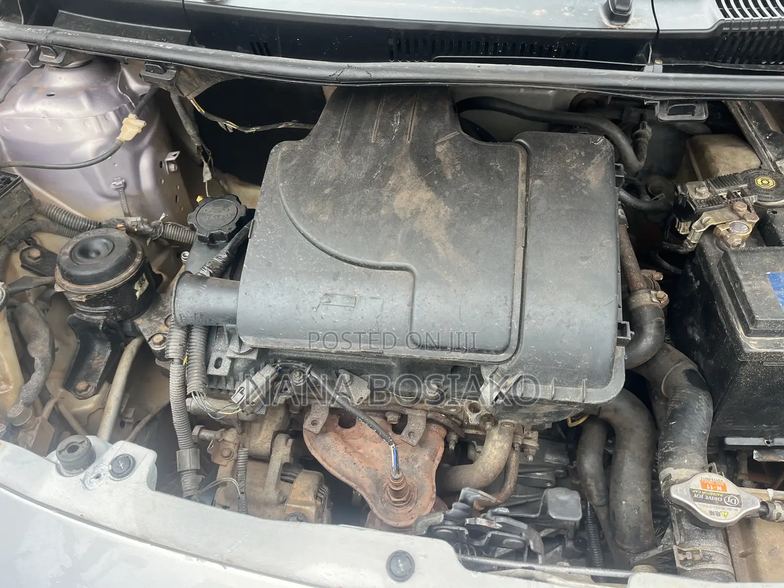Toyota Vitz 2010 Silver