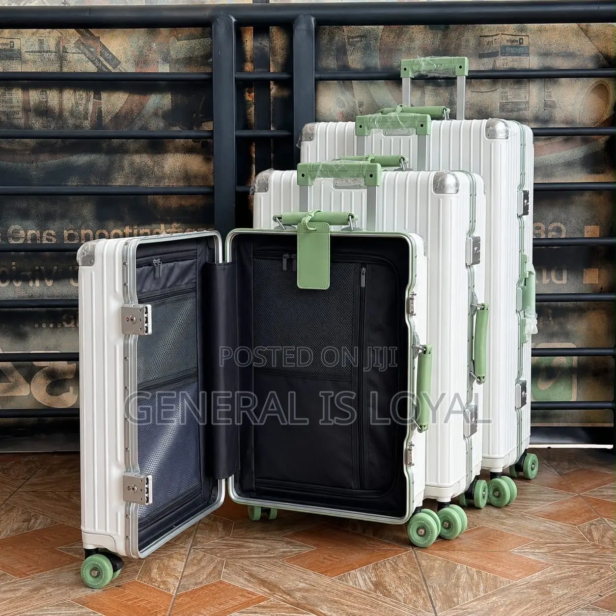 3 Set Solid Traveling Luggage