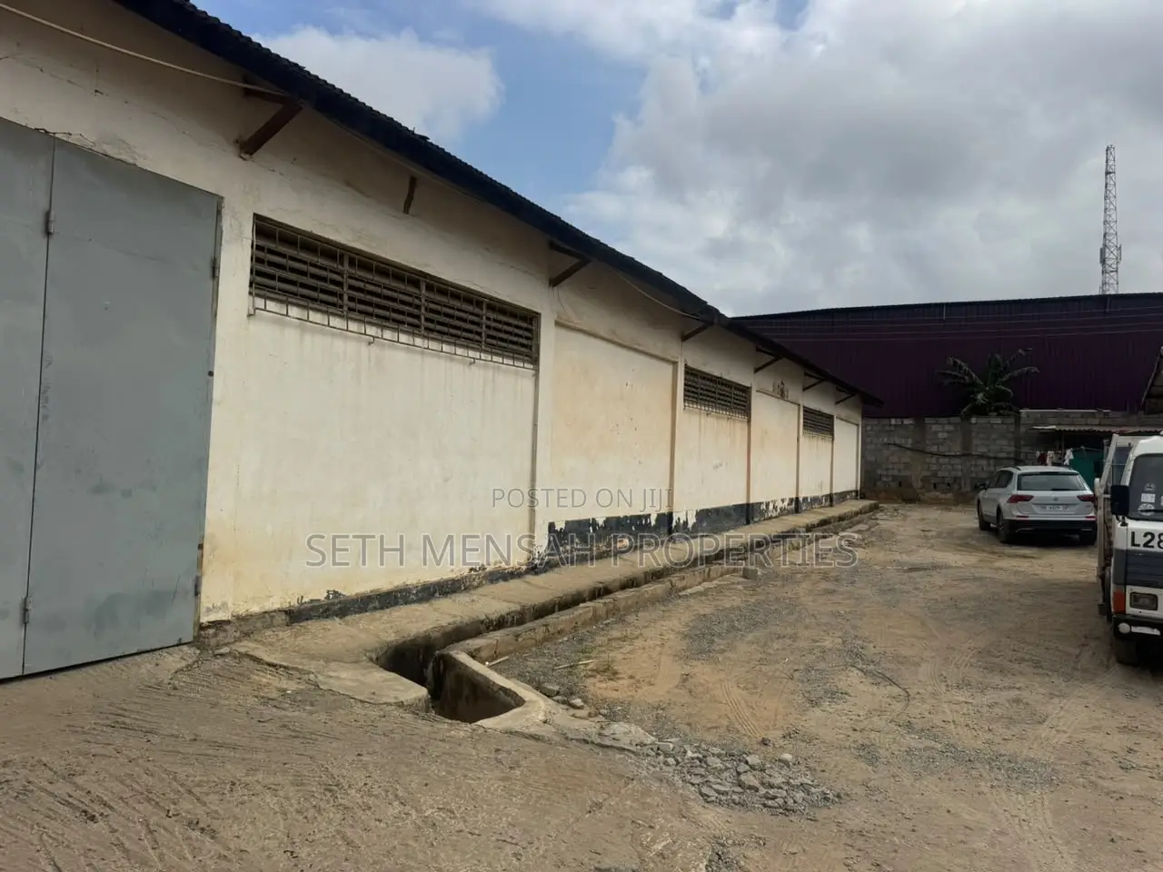 1350 Warehouses for Rent at Achimota Mile7