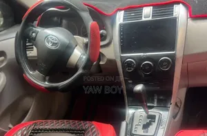 Toyota Corolla 2012 Black