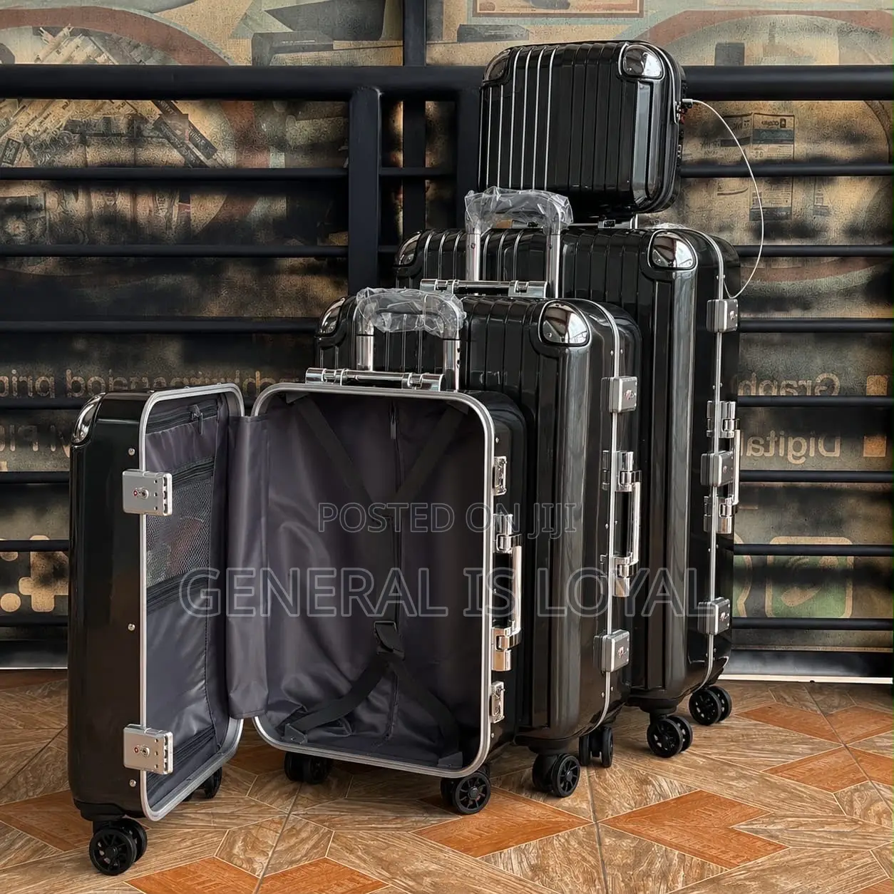 4 Set Solid Traveling Luggage