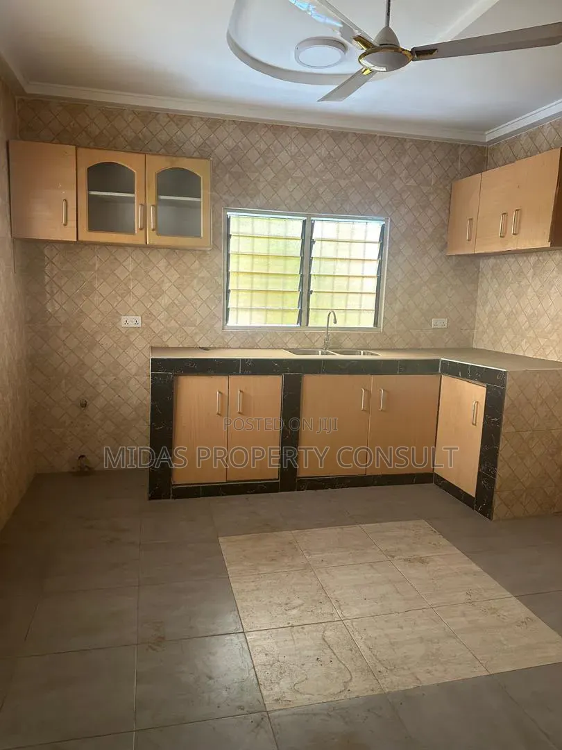3bdrm House in Katamanso, Accra Metropolitan for sale