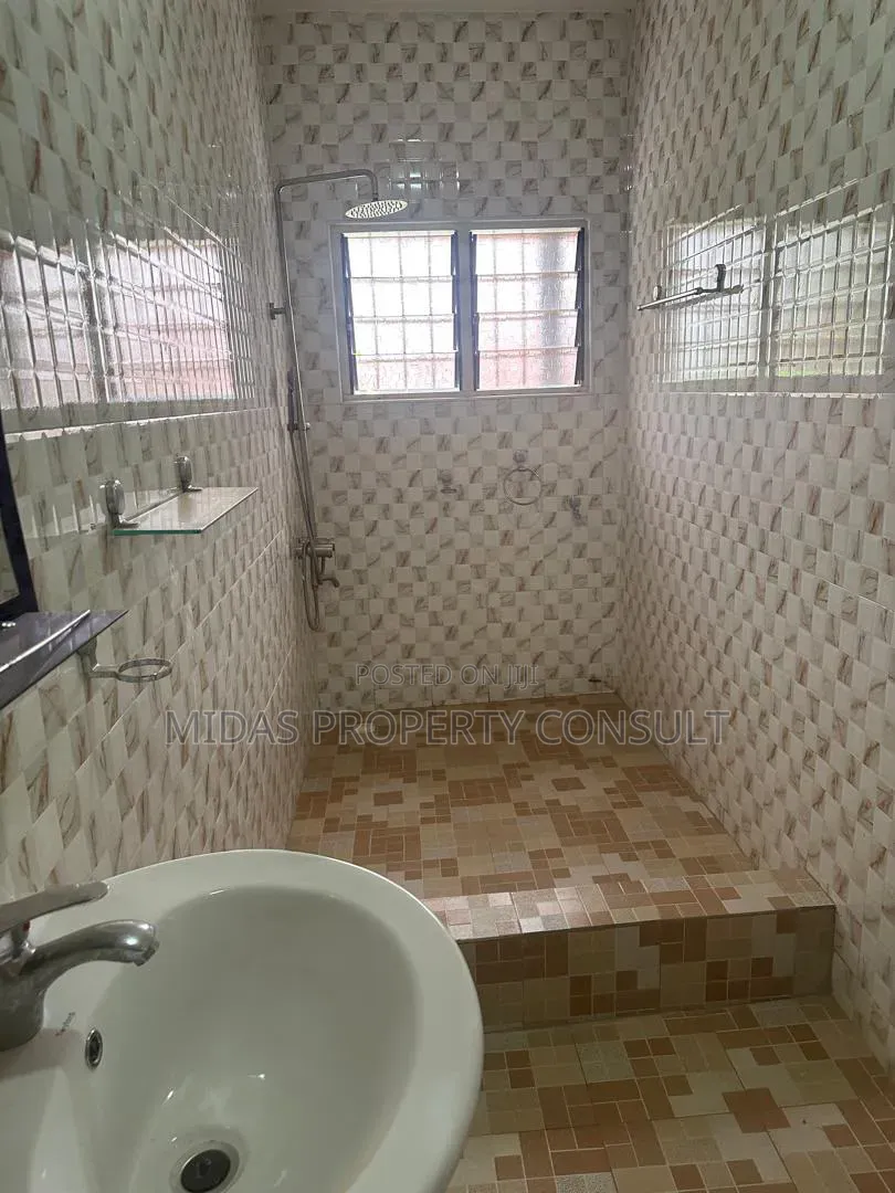 3bdrm House in Katamanso, Accra Metropolitan for sale