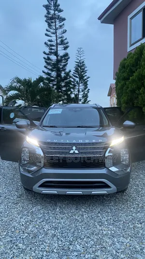 Mitsubishi Outlander SEL Launch Edition 2022 Gray