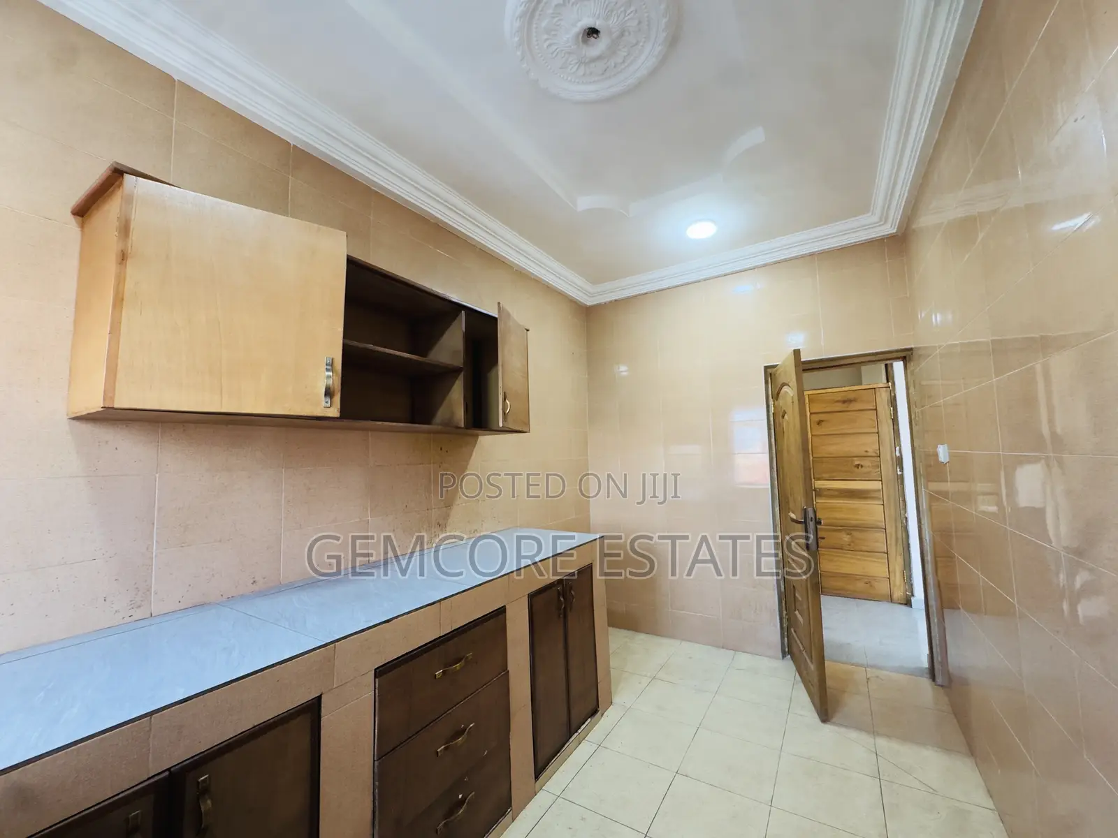 2bdrm Apartment in School Junction for rent