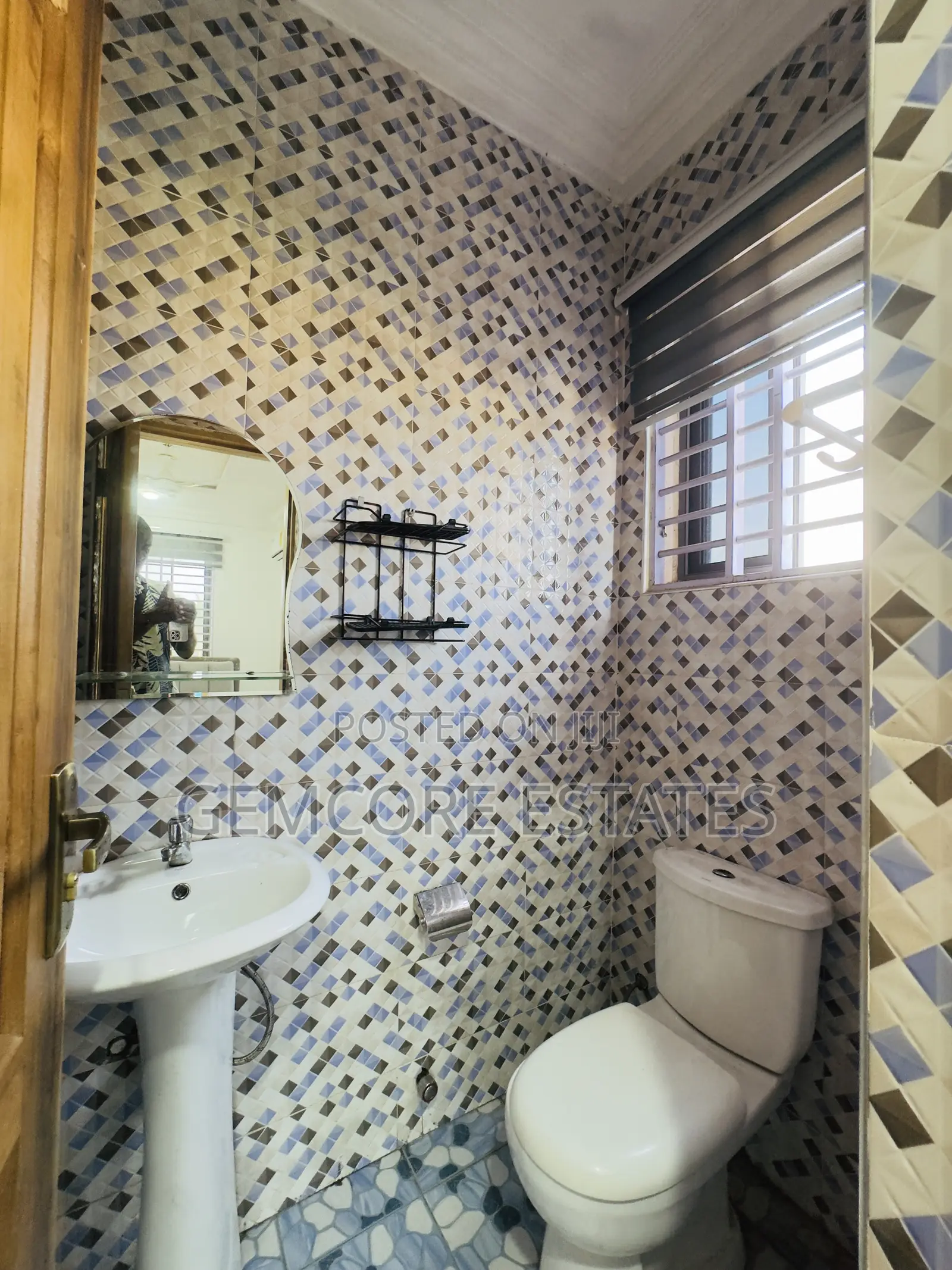 2bdrm Apartment in School Junction for rent