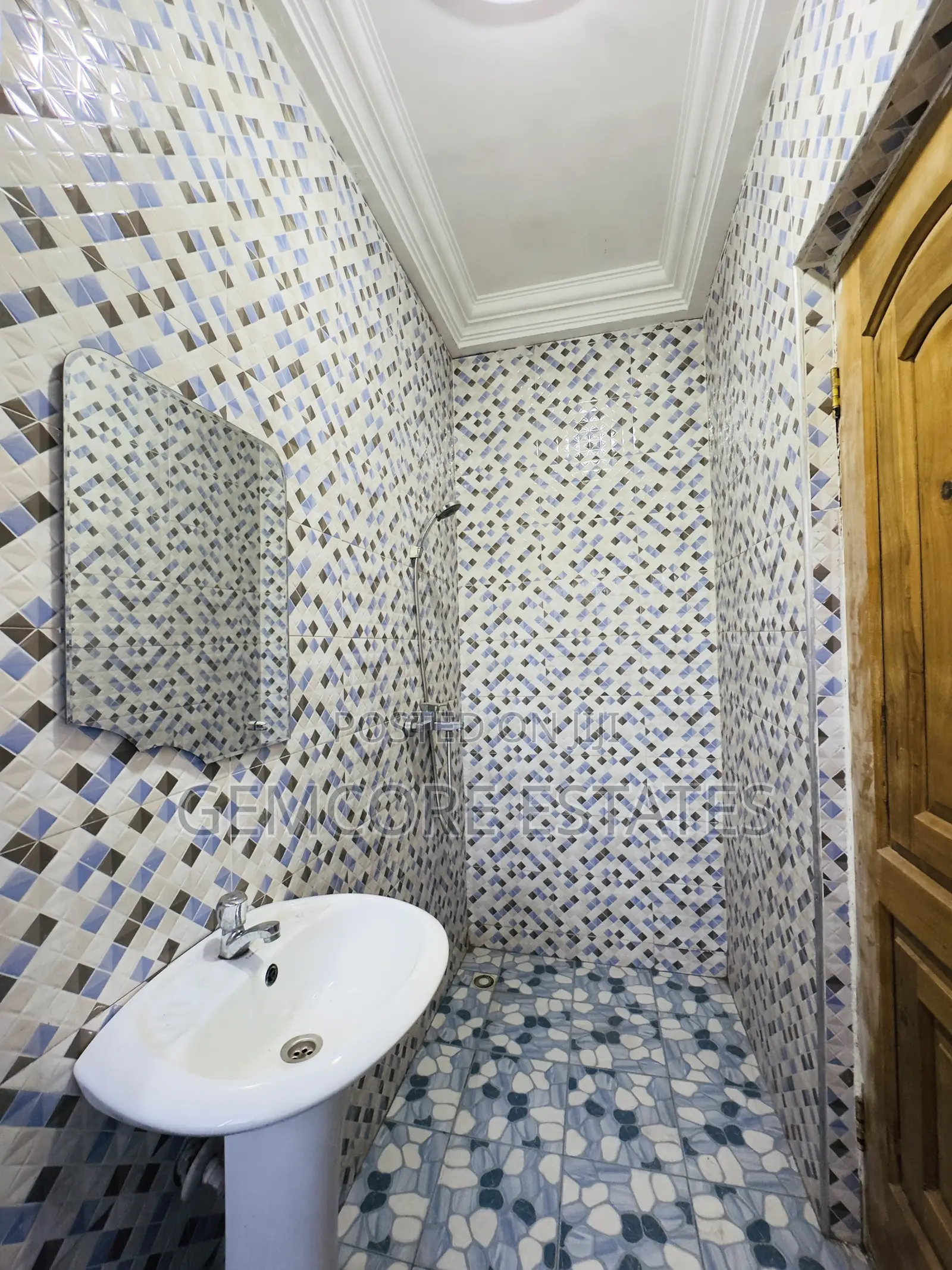 2bdrm Apartment in School Junction for rent