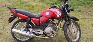Yamaha YBR125 2010 Red