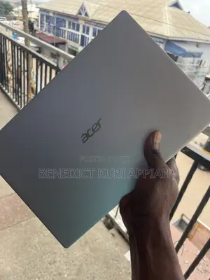 Laptop Acer Swift 3 8GB AMD Ryzen 5 SSD 1T