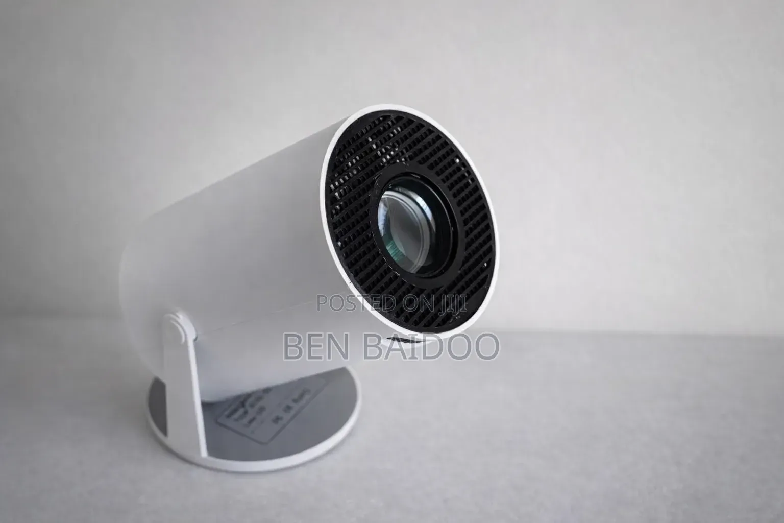 Ultra Hd Smart Projector (Perfect for Movie Nights)