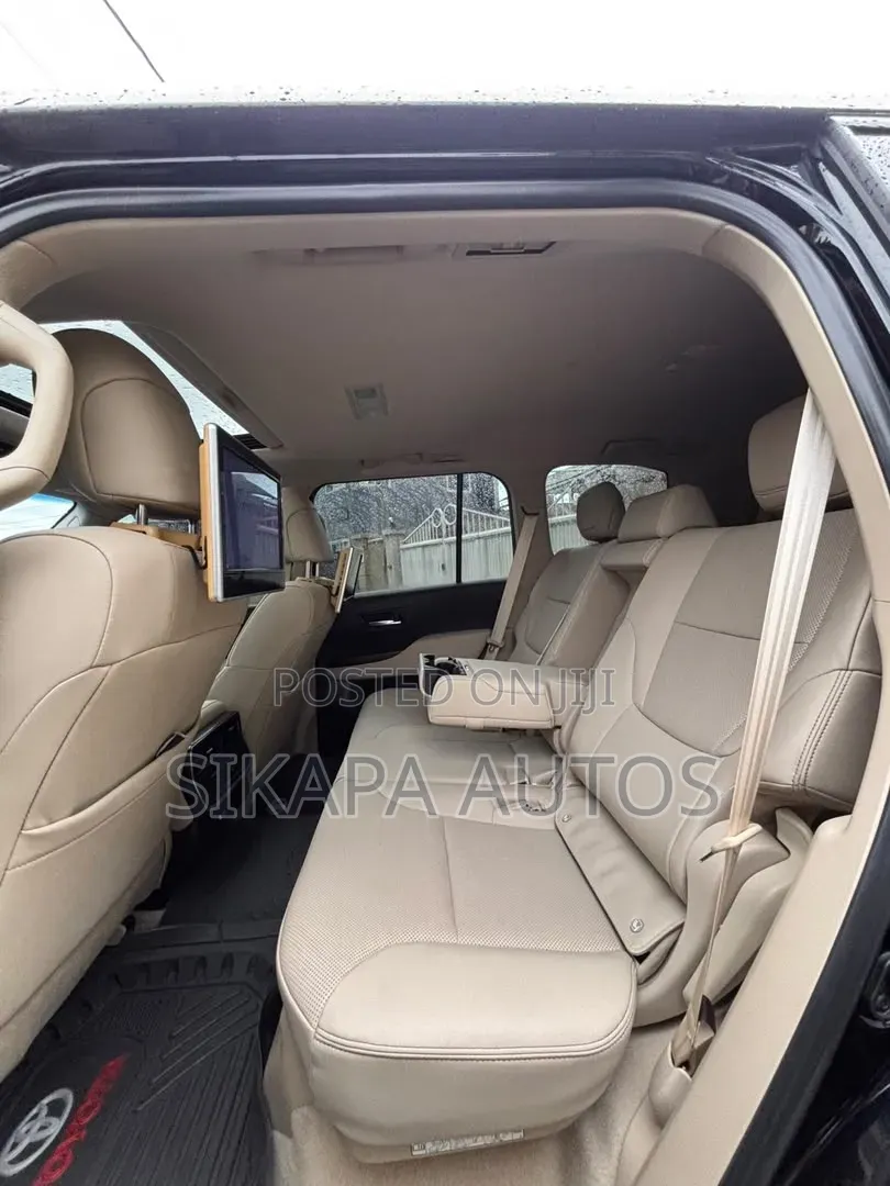 Toyota Land Cruiser 2023 Black