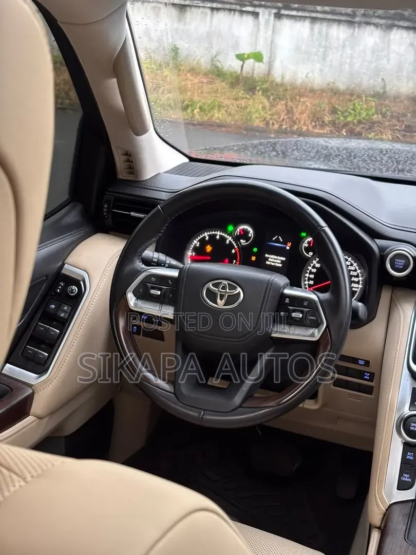 Toyota Land Cruiser 2023 Black