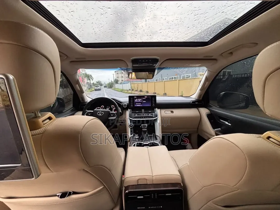 Toyota Land Cruiser 2023 Black