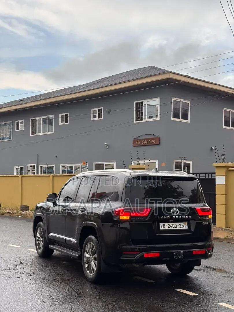 Toyota Land Cruiser 2023 Black