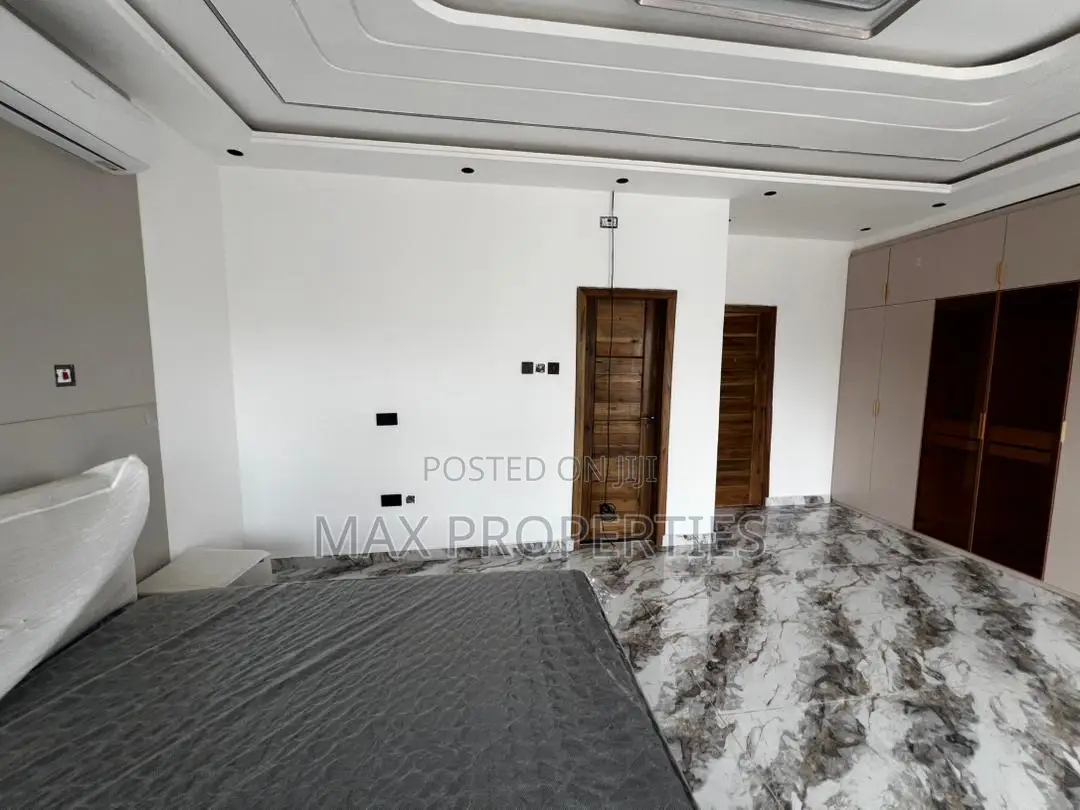 Furnished 4bdrm House in Lake Side Estate for sale
