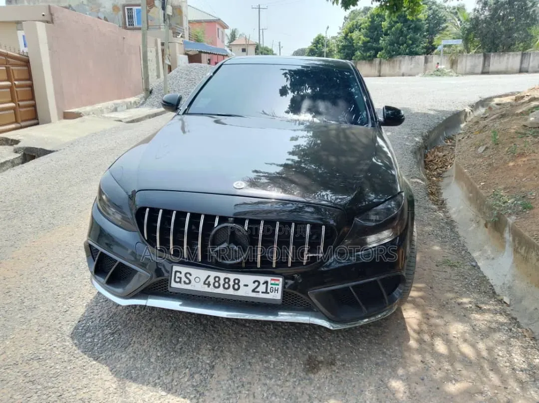 Mercedes-Benz C300 2016 Black