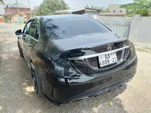 Mercedes-Benz C300 2016 Black