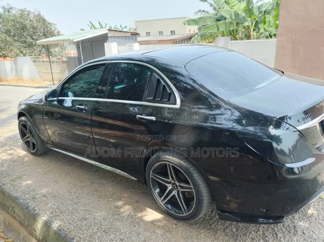 Mercedes-Benz C300 2016 Black