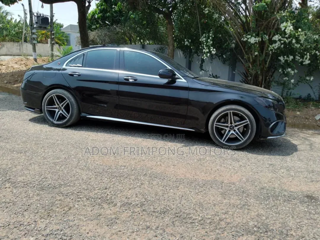 Mercedes-Benz C300 2016 Black