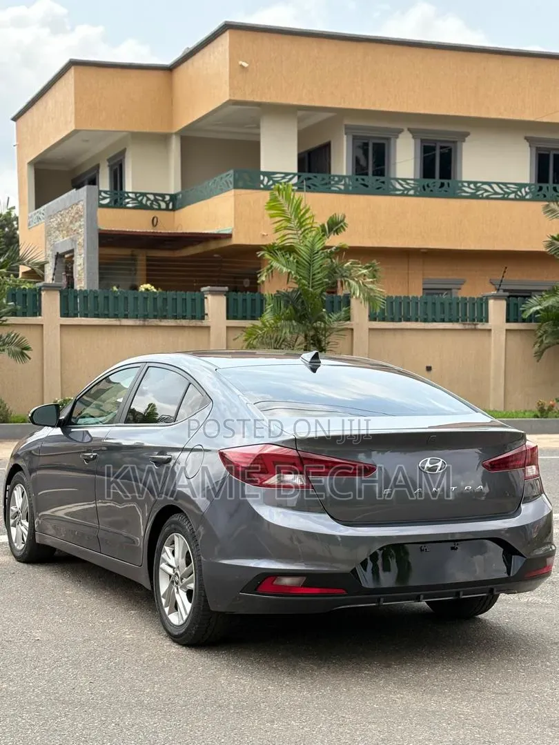 Hyundai Elantra 2019