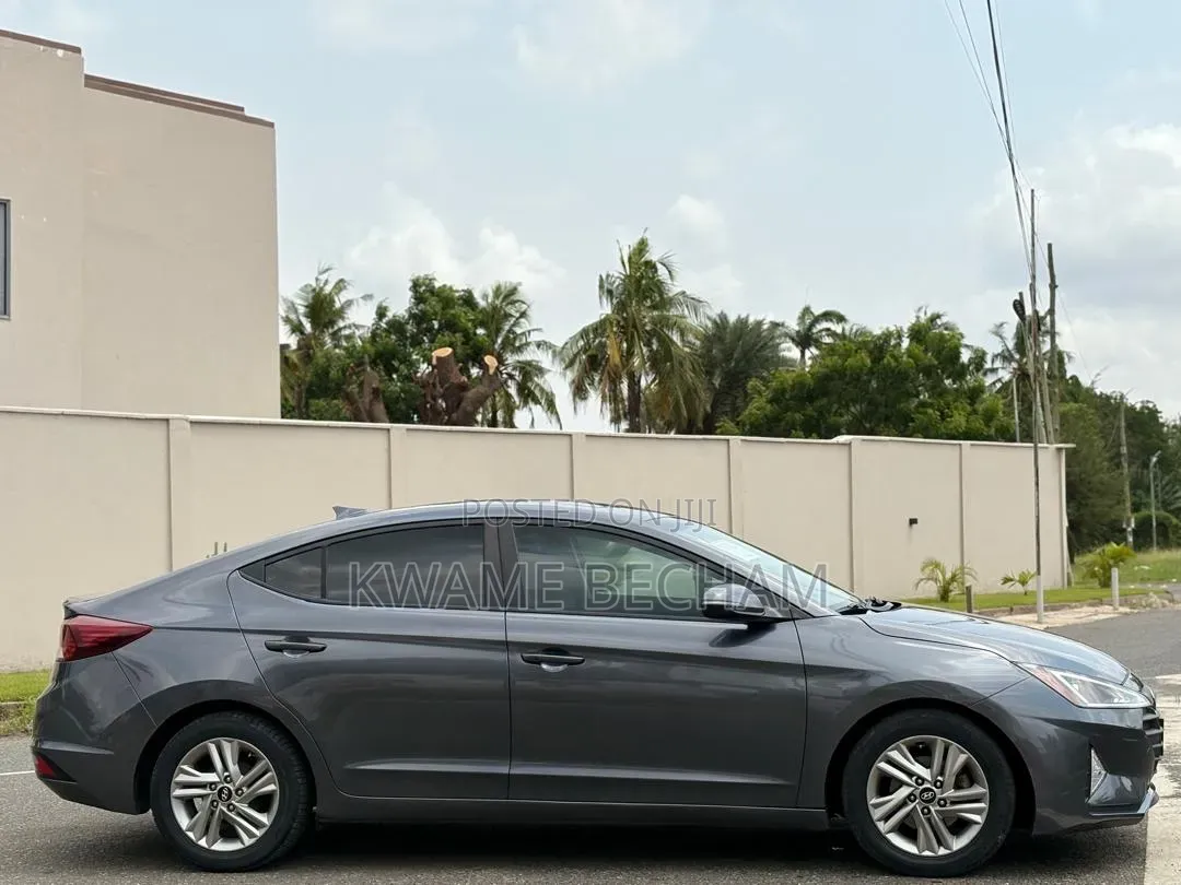 Hyundai Elantra 2019