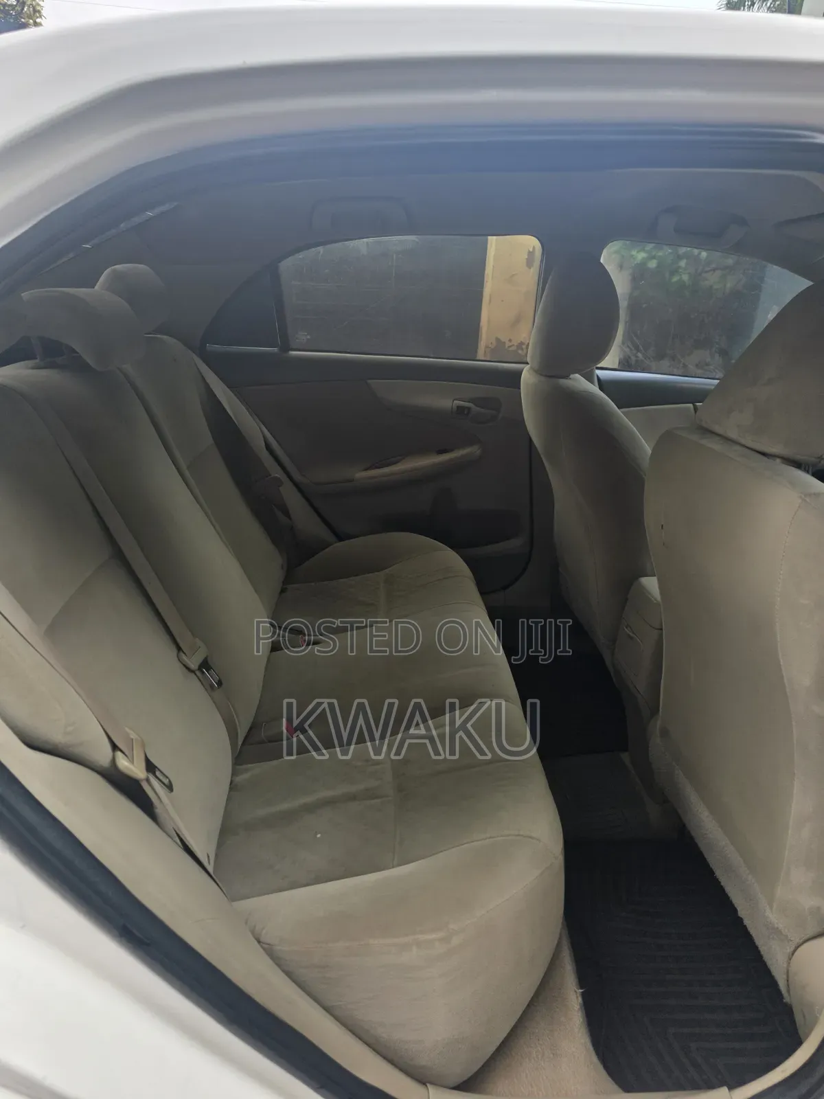 Toyota Corolla 2010 White
