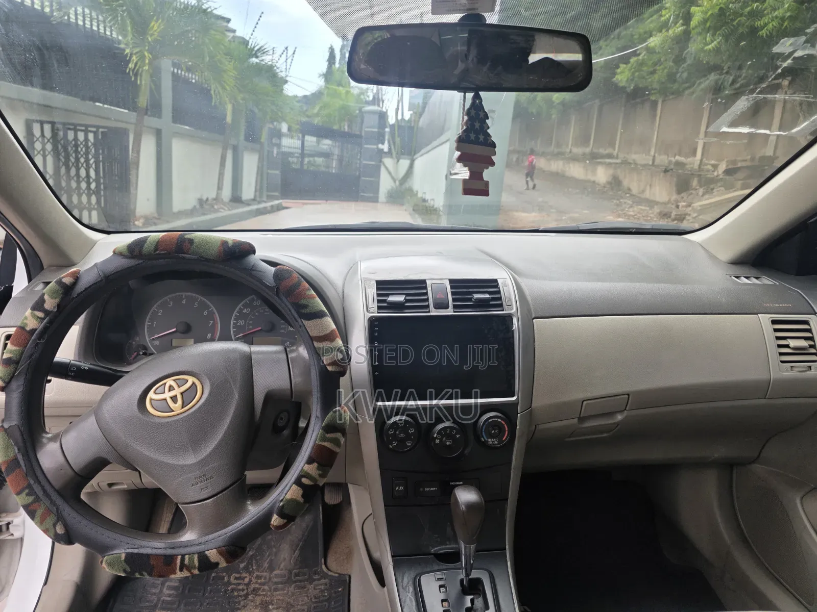Toyota Corolla 2010 White