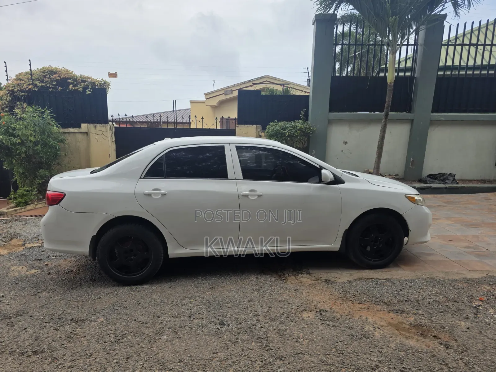 Toyota Corolla 2010 White
