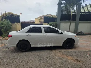 Toyota Corolla 2010 White