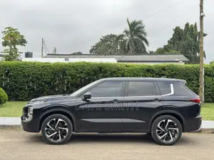 Mitsubishi Outlander SE 2022 Black