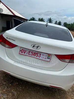 Hyundai Elantra 2013 White