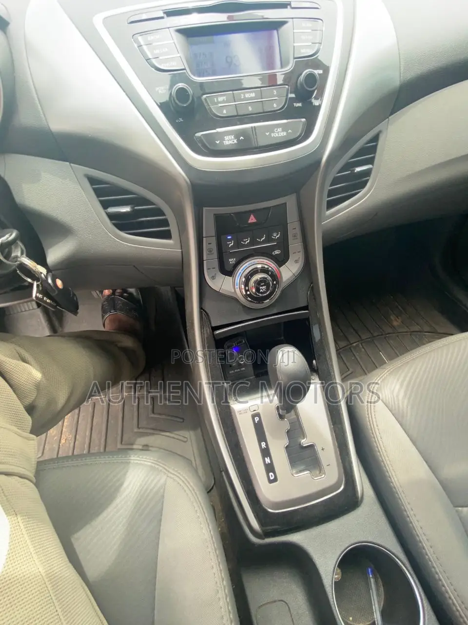 Hyundai Elantra 2013 White