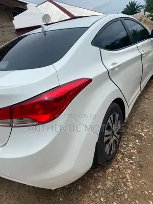 Hyundai Elantra 2013 White