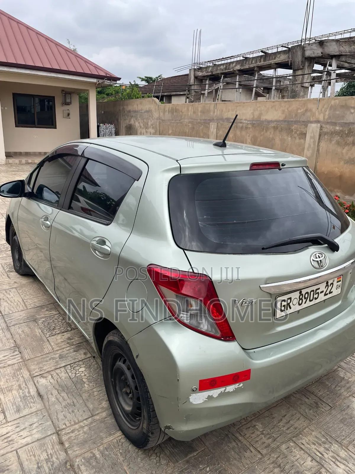 Toyota Vitz 1.3 AWD 5dr 2012 Gray