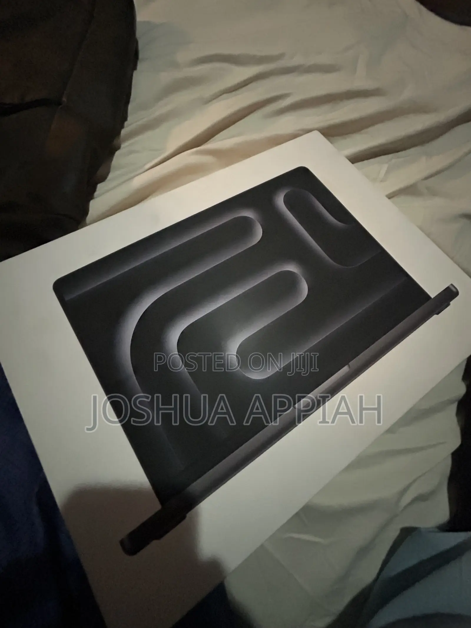 New Laptop Apple MacBook Pro 24GB Apple M5 SSD 1T
