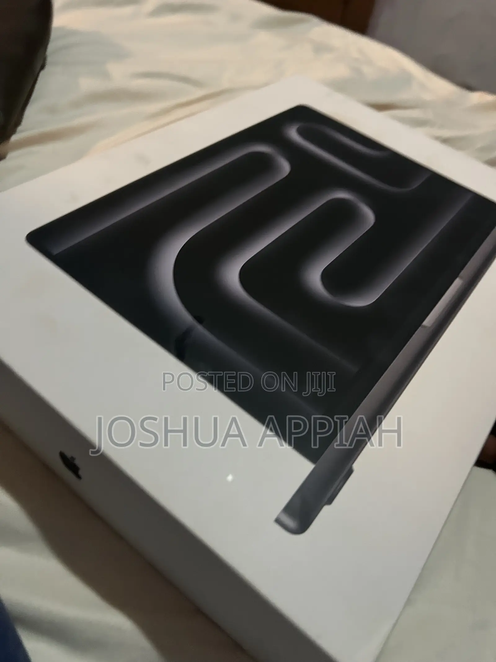 New Laptop Apple MacBook Pro 24GB Apple M5 SSD 1T