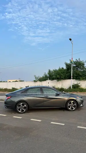 Hyundai Elantra SEL 2021 Gray