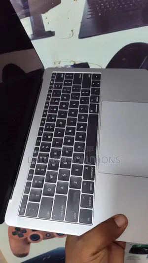 Laptop Apple MacBook 2019 8GB Intel Core i5 SSHD (Hybrid) 128GB