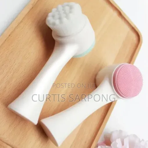Facial Cleansing Brush