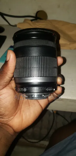 Canon Efs 18-200mm Lense F/3.5-5.6 Is Lense Excellent All in One Zoom