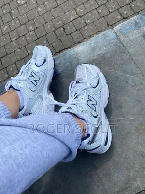 Nb Sneakers