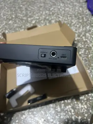 Midi Keyboard 25 Keys Wireless and Wired Midi Connection (Chargeable)